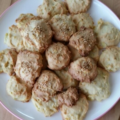 焼く前の生地がねっとりしていて成形が難しかったですが、甘すぎず食感も良く美味しかったです！
ごちそうさまでした(*^^*)